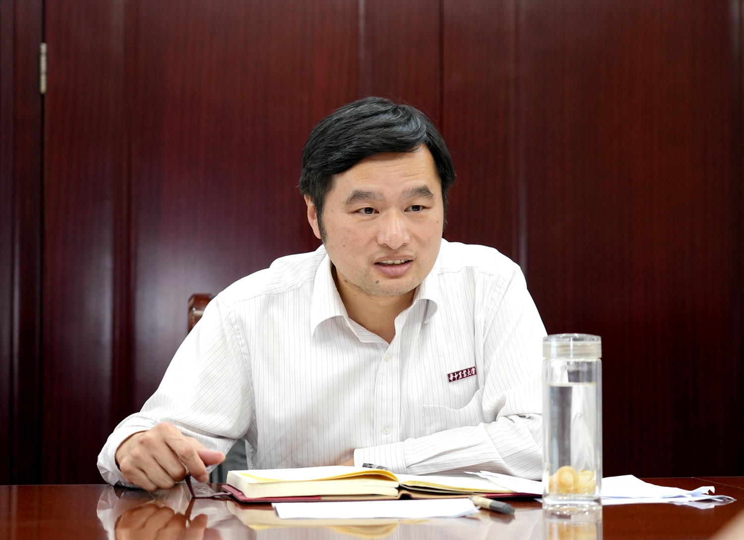 公司党委副书记王从严讲话(记者 匡敏 摄)